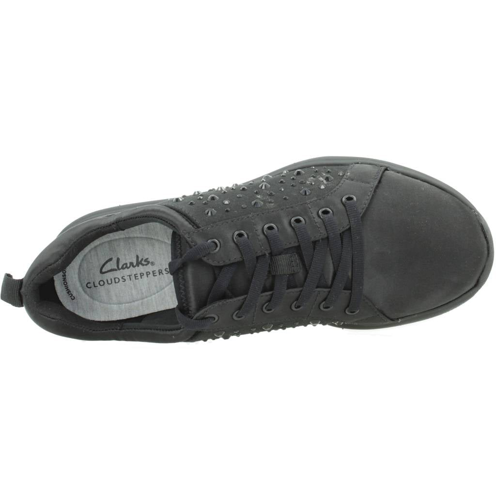 CLARKS EZERA AVE en color NEGRO  (7)