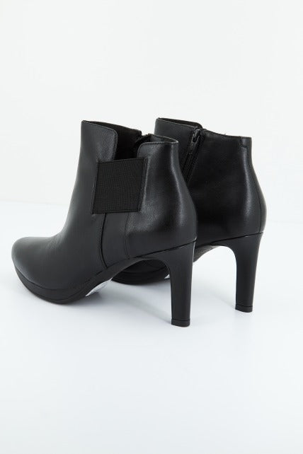 CLARKS AMBYR RISE en color NEGRO  (4)