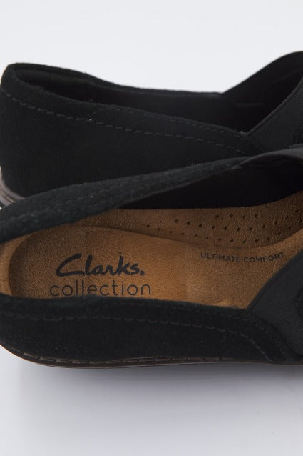 CLARKS AIRABELL MID en color NEGRO  (4)