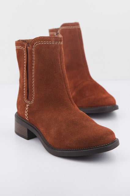 CLARKS  MAYE ZIP en color MARRON  (2)