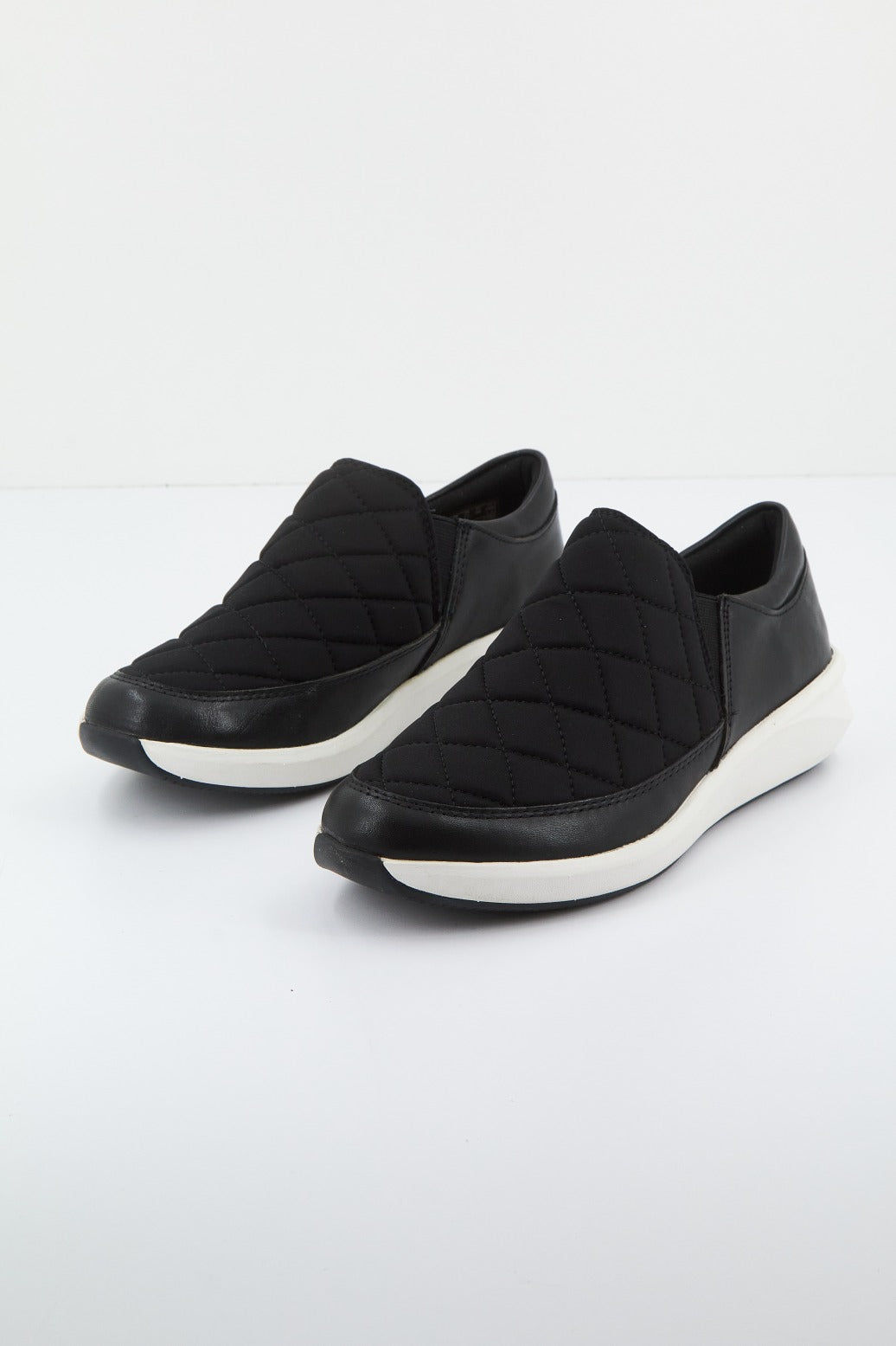 CLARKS UN RIO SPARK en color NEGRO  (1)