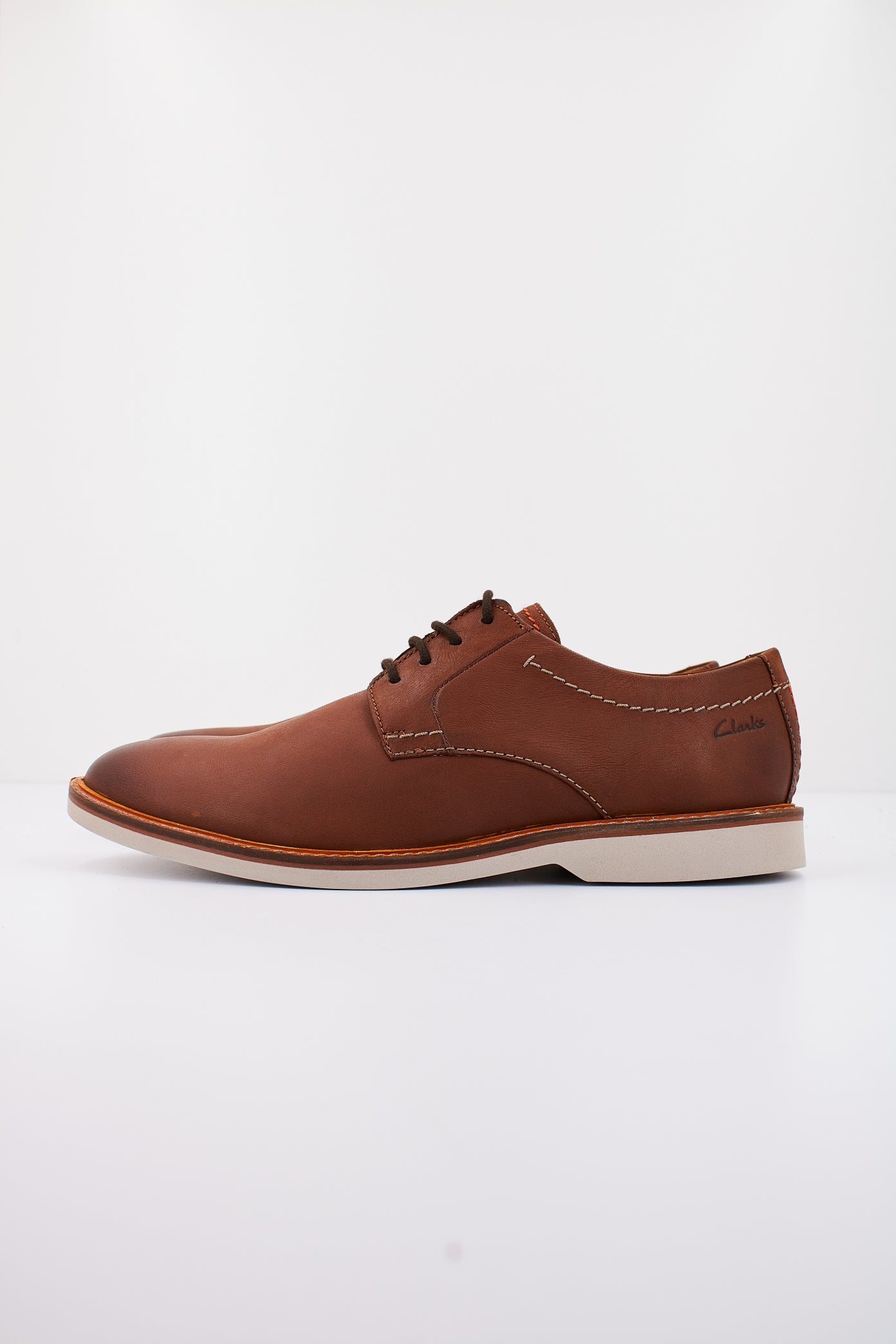 CLARKS ATTICUS LTLACE en color MARRON  (1)