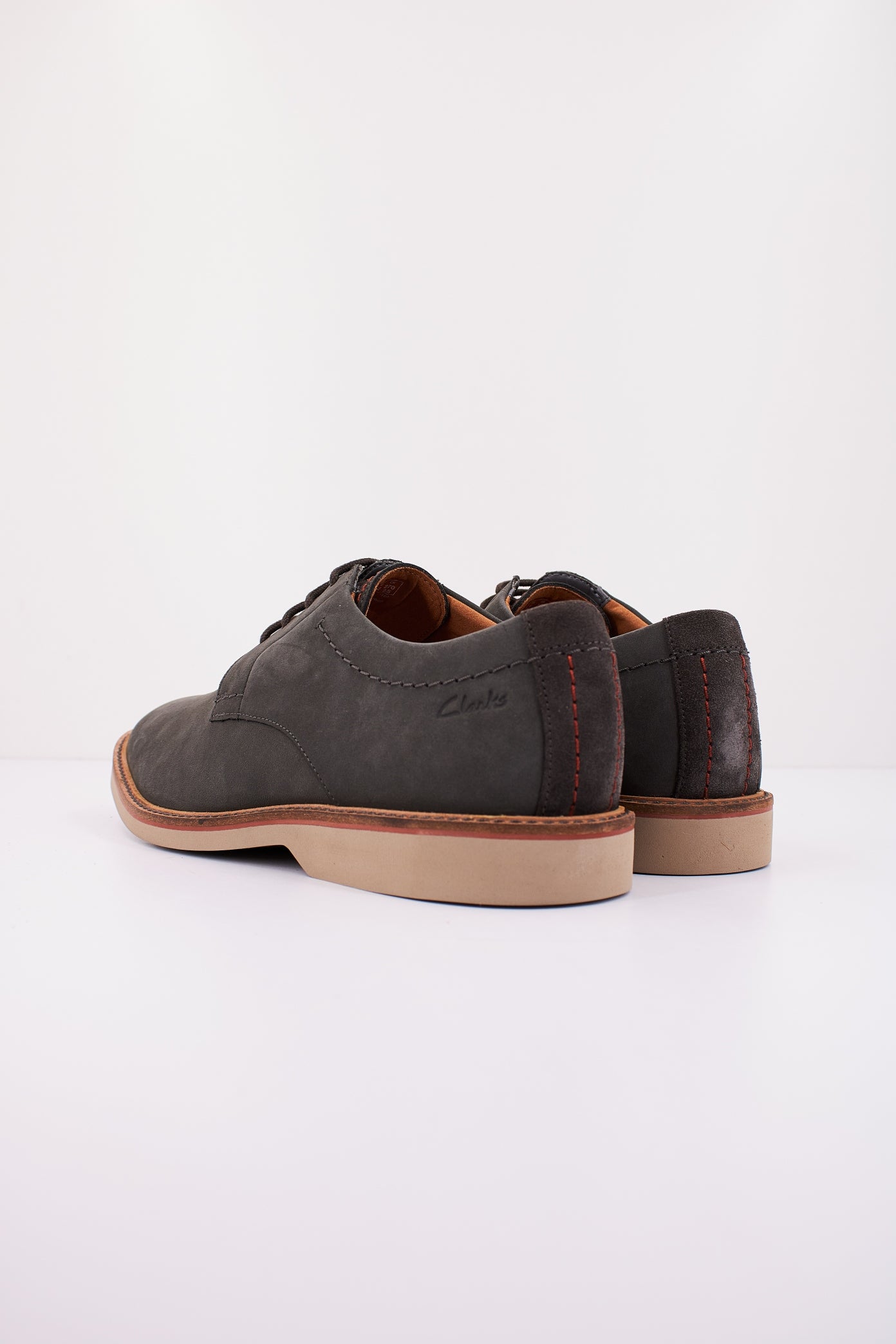 CLARKS ATTICUS LTLACE en color GRIS  (3)