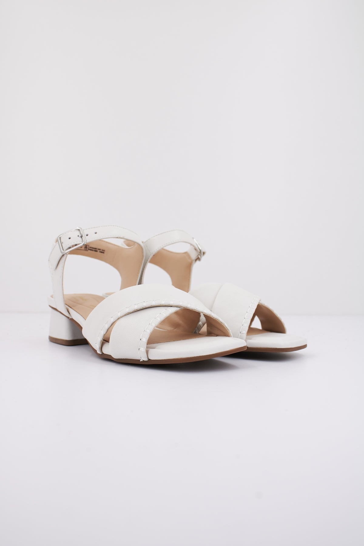 CLARKS ORINOCO CROSS en color BLANCO  (2)