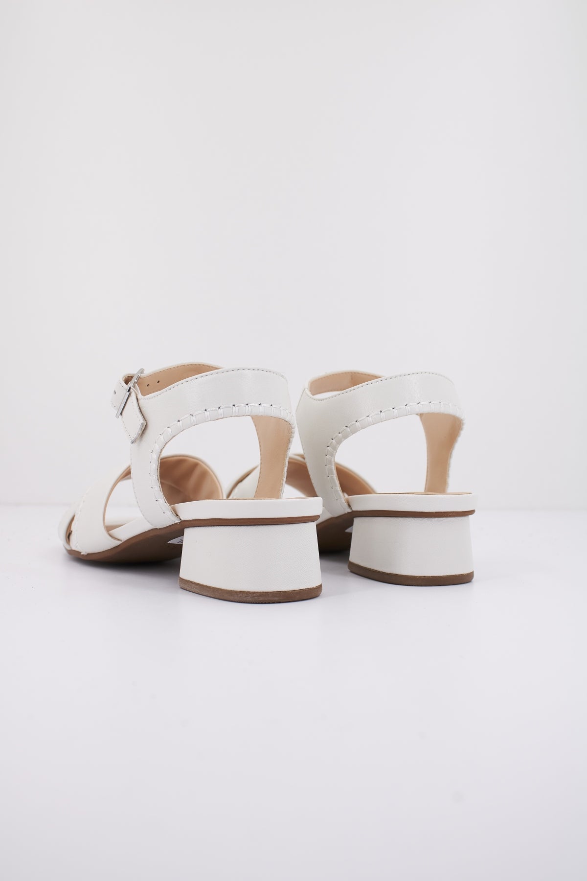 CLARKS ORINOCO CROSS en color BLANCO  (3)