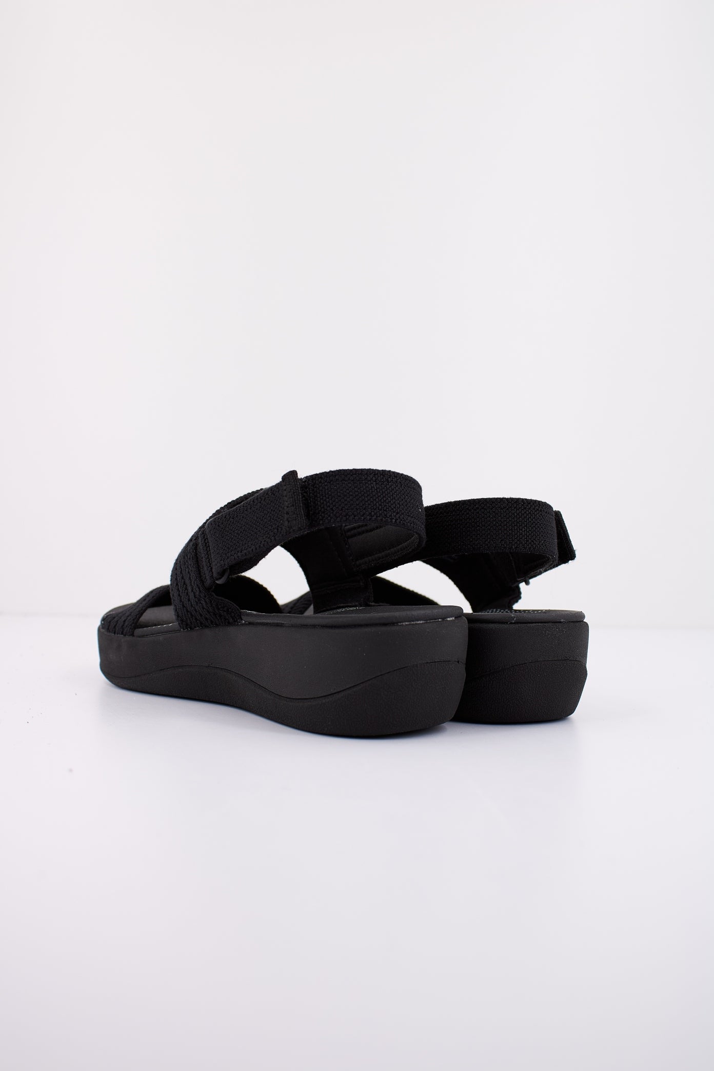 CLARKS ARLA STROLL en color NEGRO  (3)