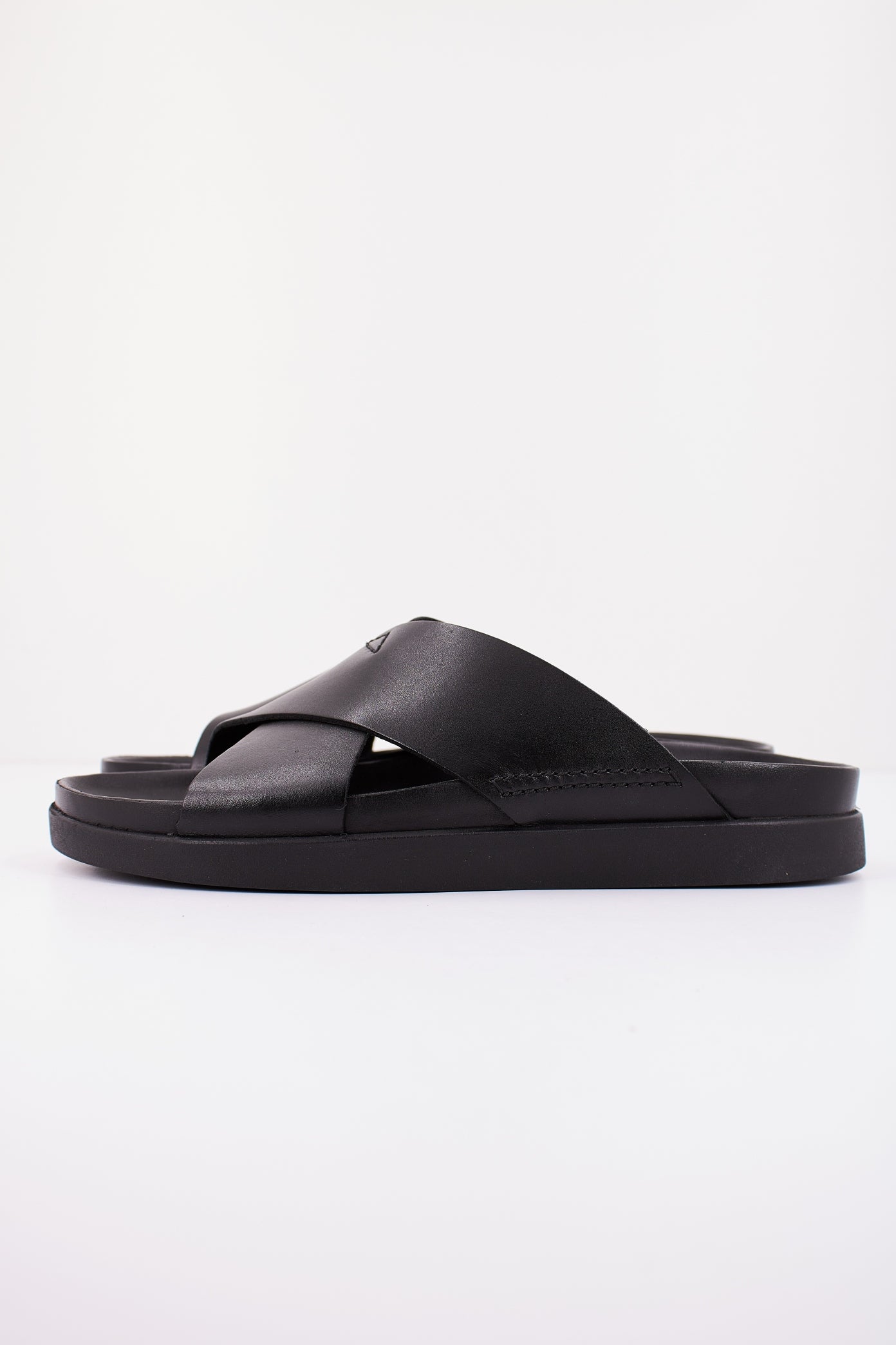 CLARKS SUNDER WAVE en color NEGRO  (1)