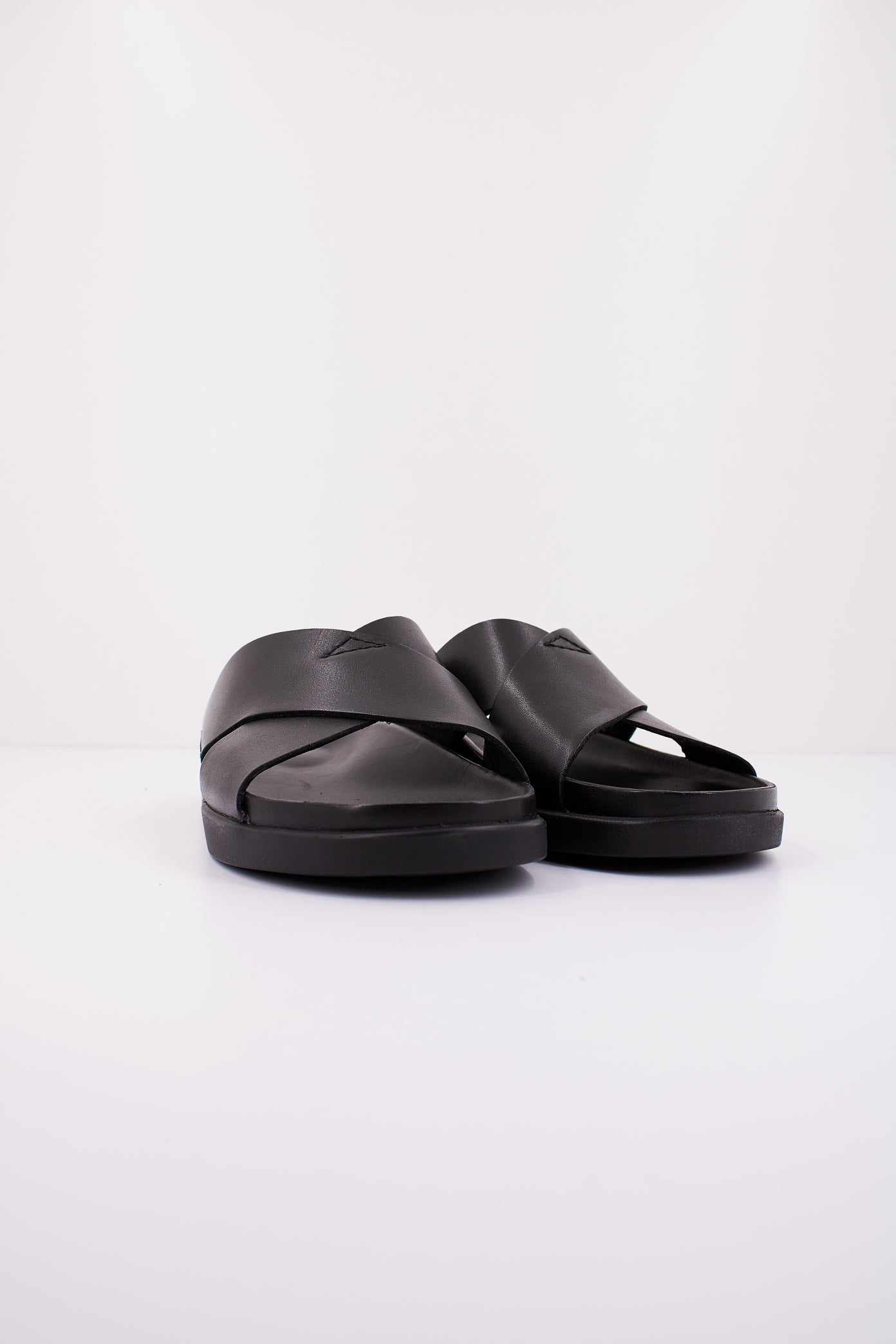 CLARKS SUNDER WAVE en color NEGRO  (2)