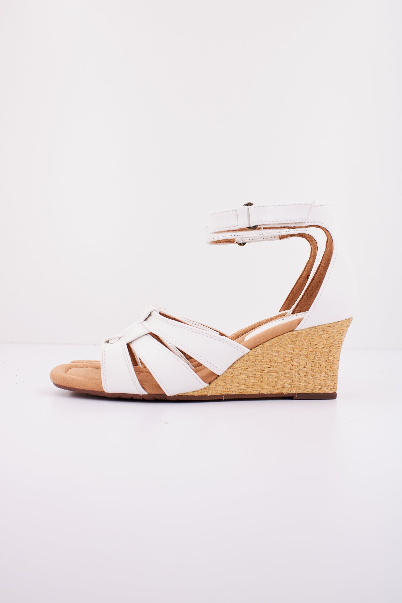 CLARKS KYARRA JOY en color BLANCO  (1)