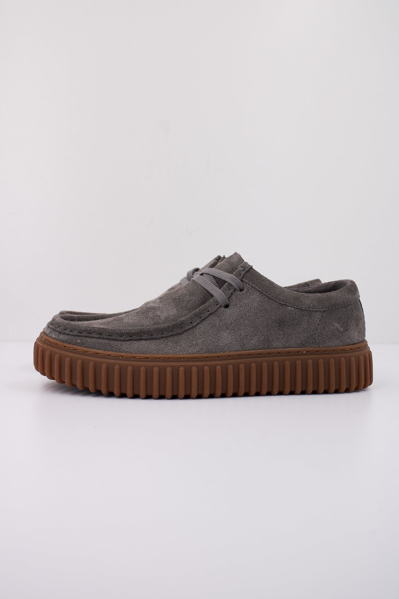 CLARKS TORHILL LO en color GRIS  (1)