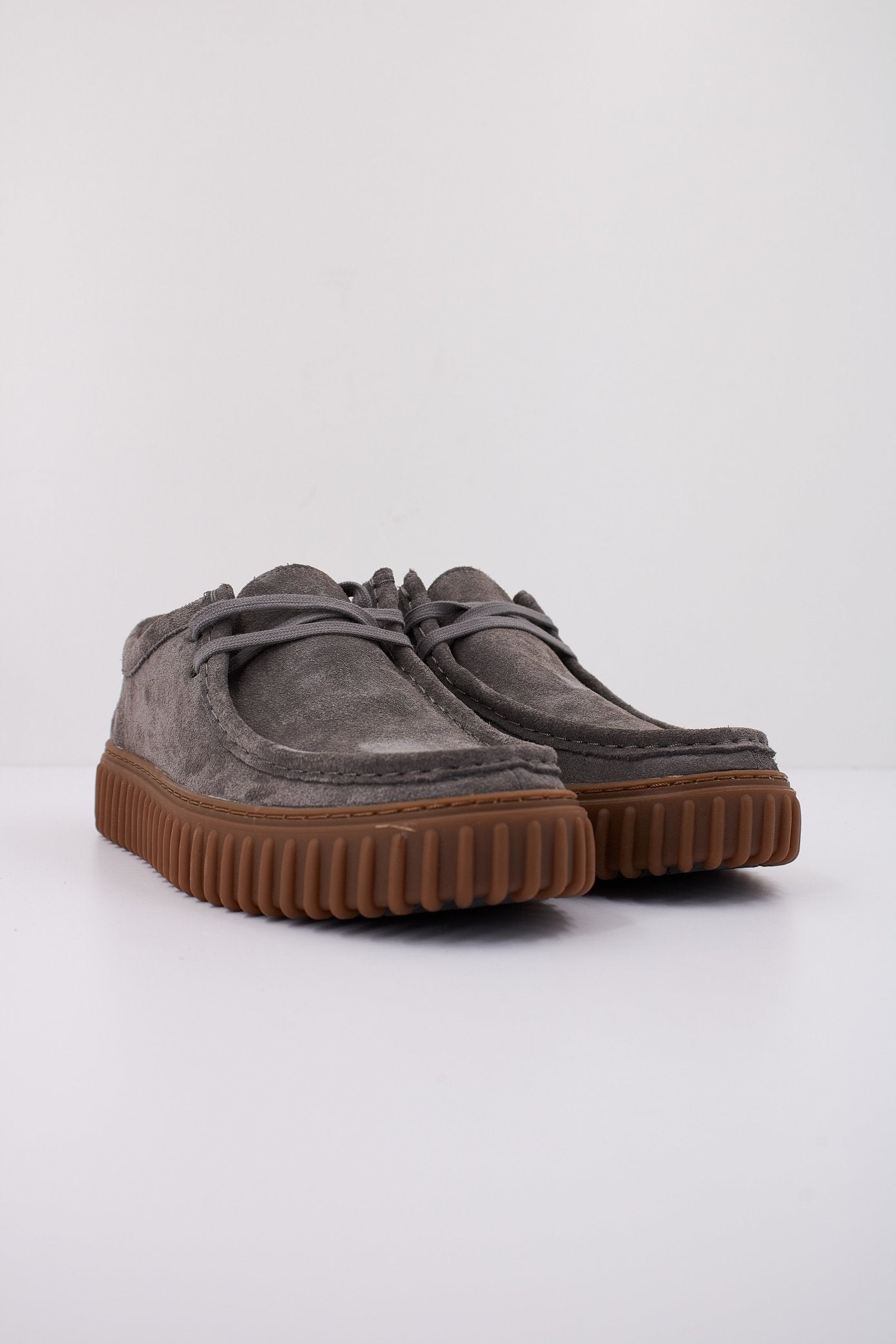 CLARKS TORHILL LO en color GRIS  (2)