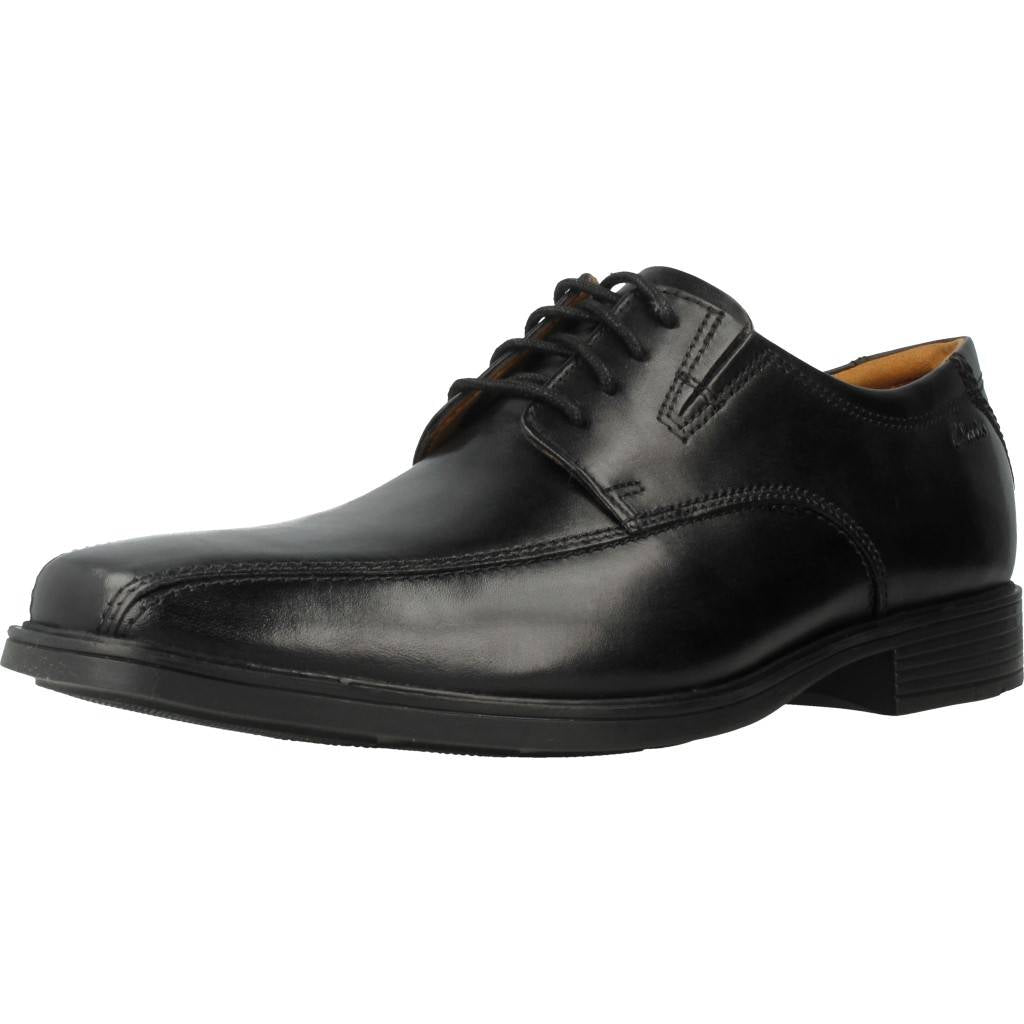 CLARKS TILDEN WALK en color NEGRO  (1)