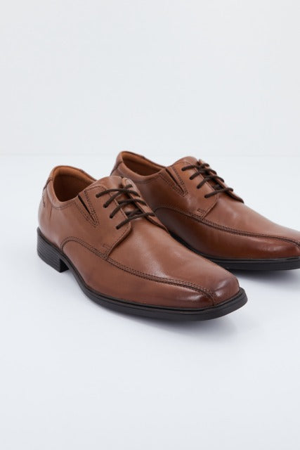 CLARKS TILDEN WALK en color MARRON  (1)