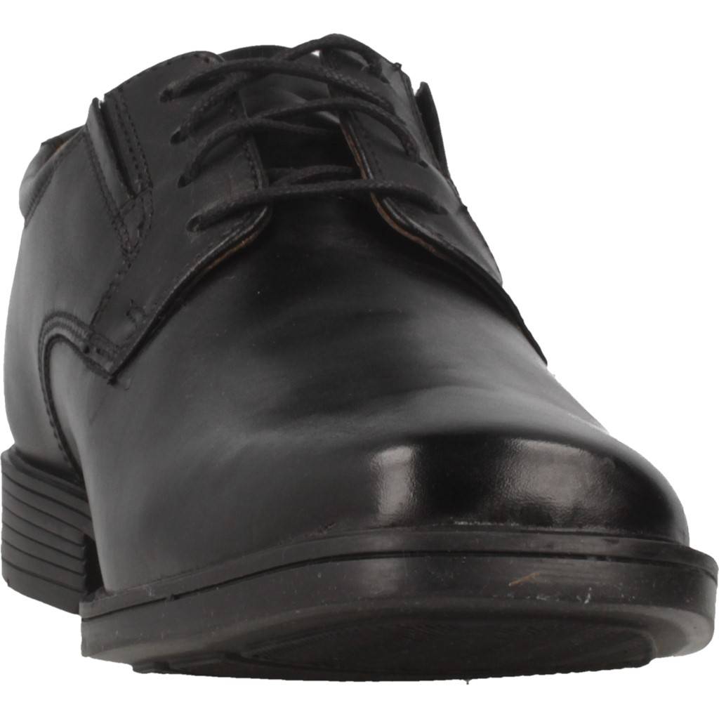 CLARKS TILDEN PLAIN en color NEGRO  (6)