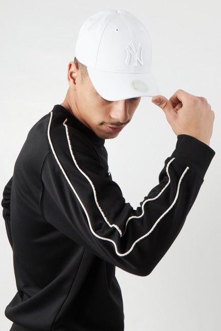 NEW ERA ESSENTIAL  NEYYAN en color BLANCO  (5)