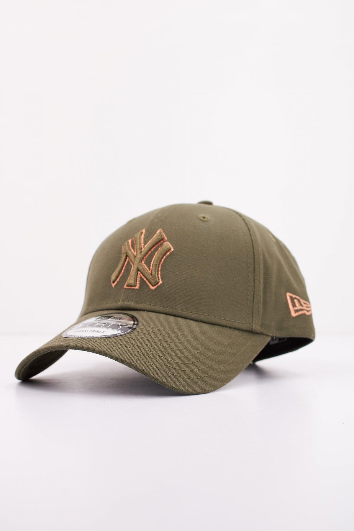 NEW ERA METALLIC OUTLINE FORTY en color VERDE  (2)