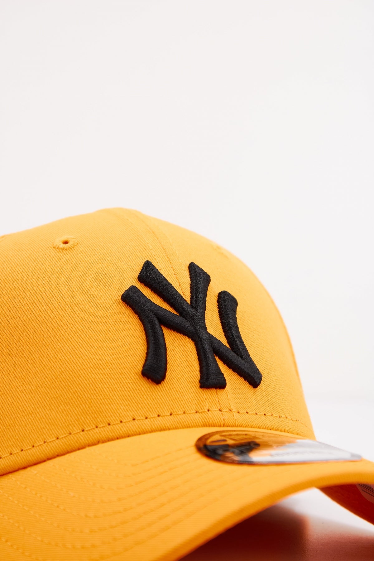 NEW ERA LEAGUE ESSENTIAL FORTY en color NARANJA  (4)