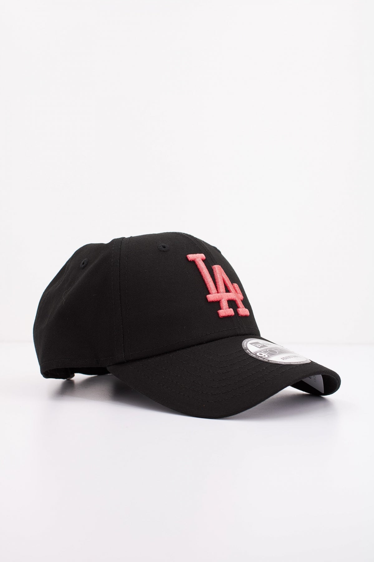 NEW ERA LEAGUE ESSENTIAL FORTY en color NEGRO  (2)