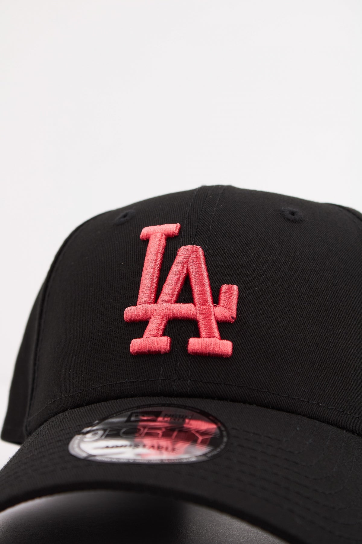 NEW ERA LEAGUE ESSENTIAL FORTY en color NEGRO  (4)