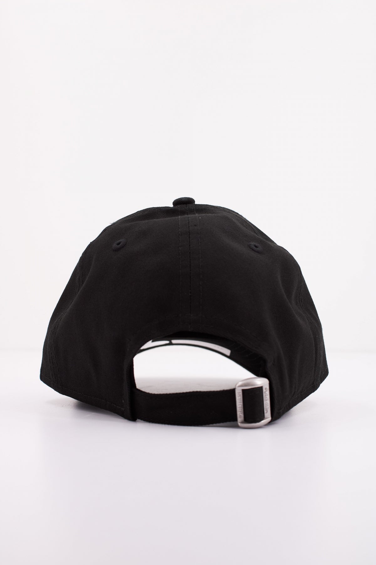 NEW ERA LEAGUE ESSENTIAL FORTY en color NEGRO  (3)