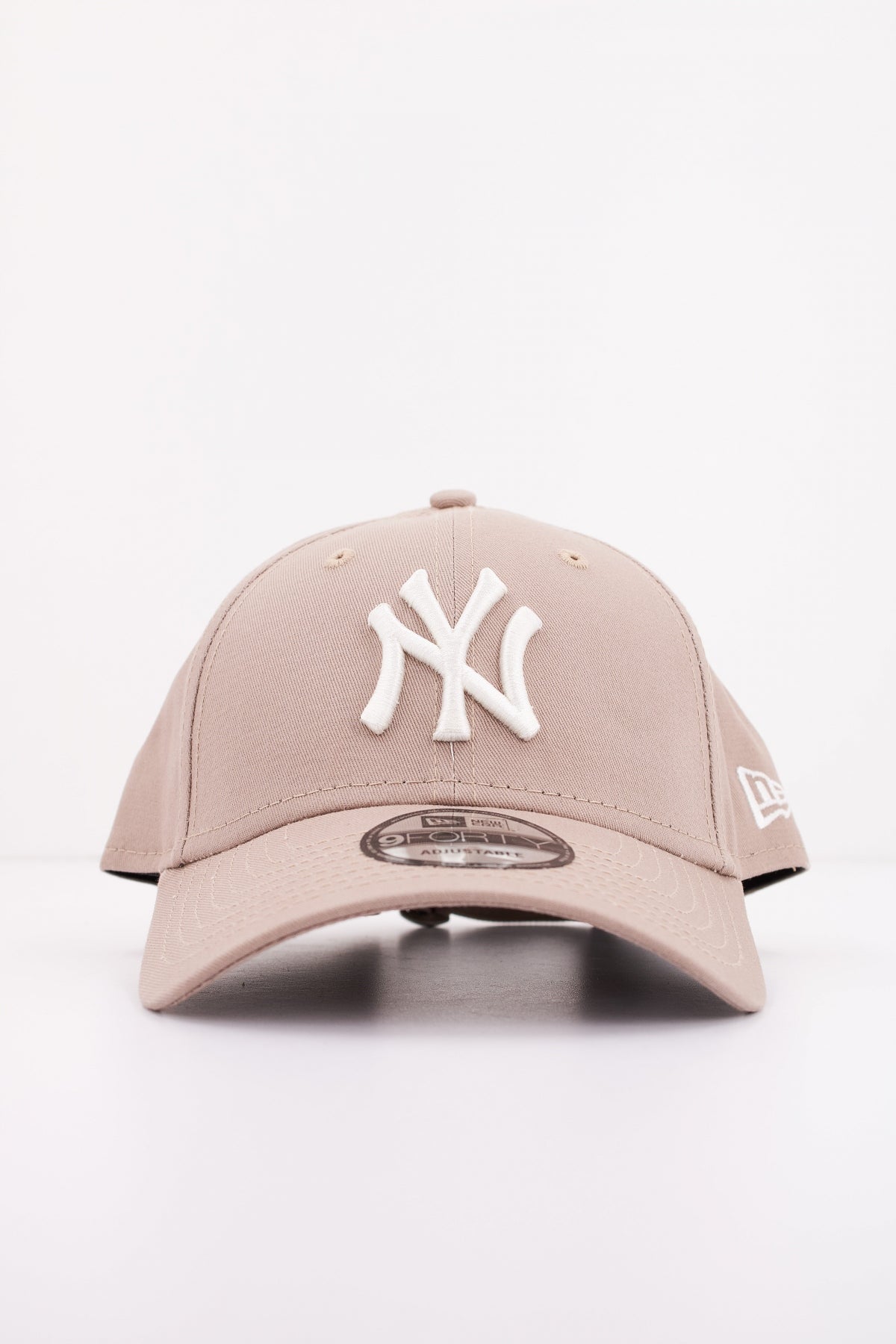 NEW ERA LEAGUE ESSENTIAL FORTY en color MARRON  (1)