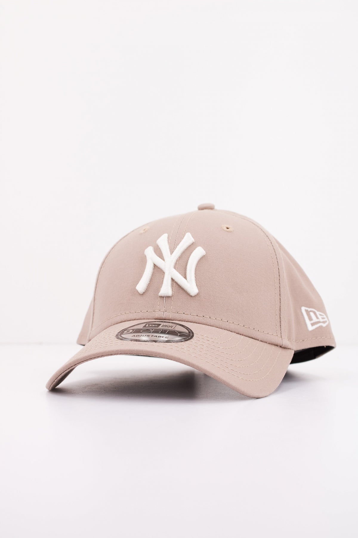 NEW ERA LEAGUE ESSENTIAL FORTY en color MARRON  (2)