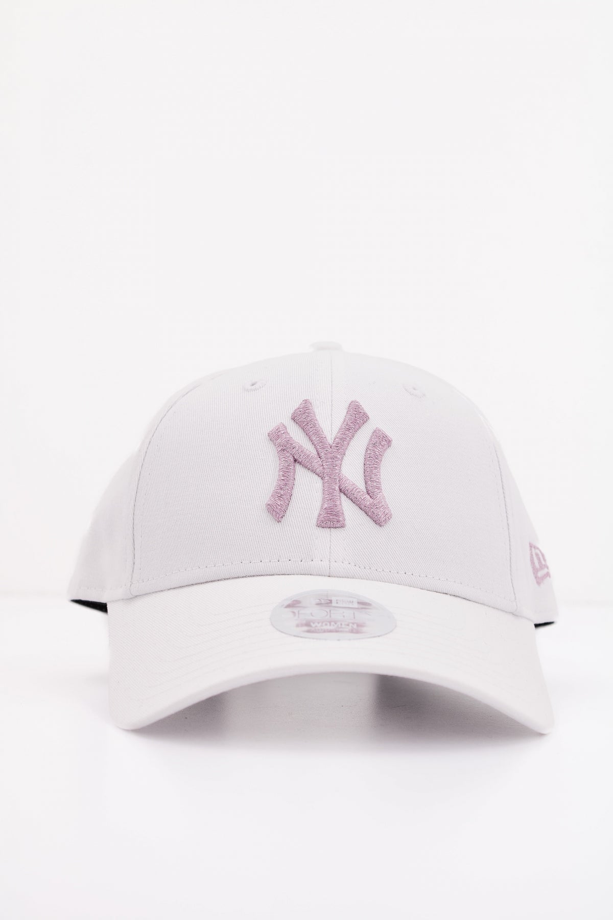 NEW ERA FEMALE METALLIC LOGO FO en color BLANCO  (1)