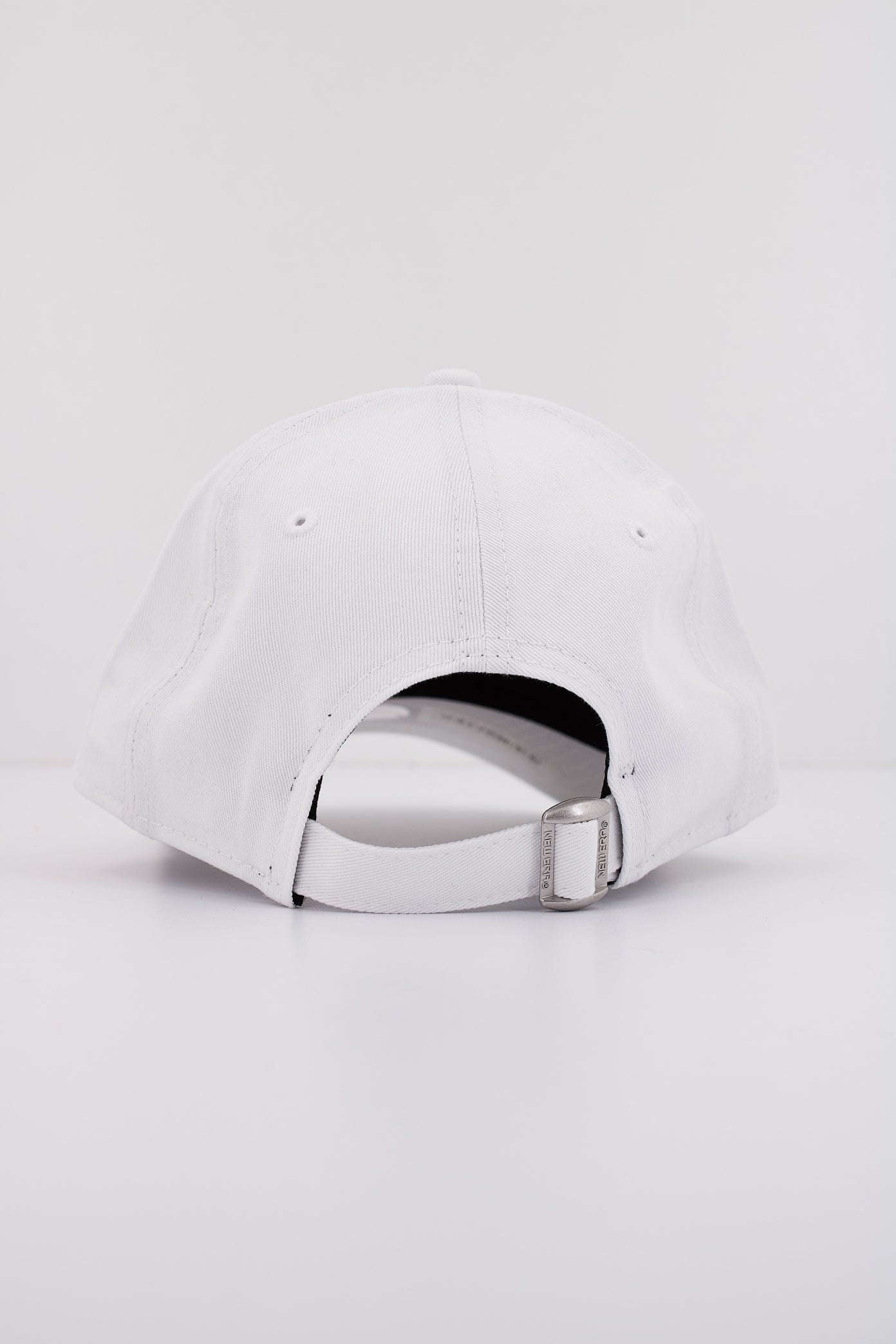 NEW ERA LEAGUE ESSENTI YOUTH en color BLANCO  (3)