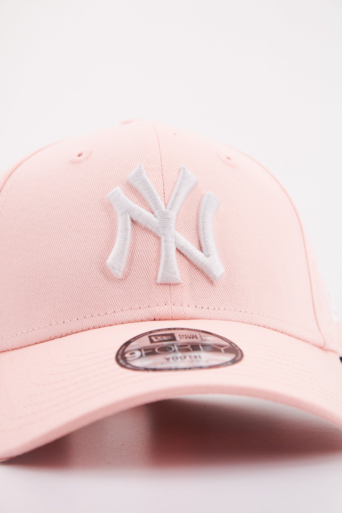 NEW ERA KIDS LEAGUE ESSENTIAL en color ROSA  (4)