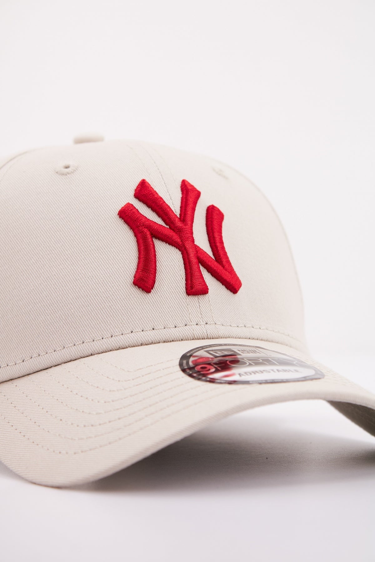 NEW ERA LEAGUE ESSENTIAL FORTY en color BEIS  (4)