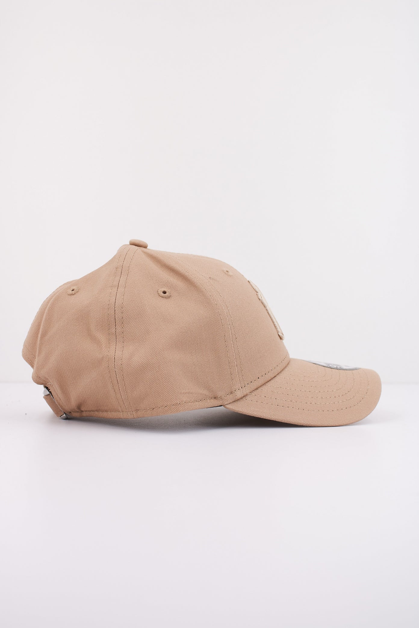 NEW ERA LEAGUE ESSENTIAL F OSFM en color BEIS  (2)