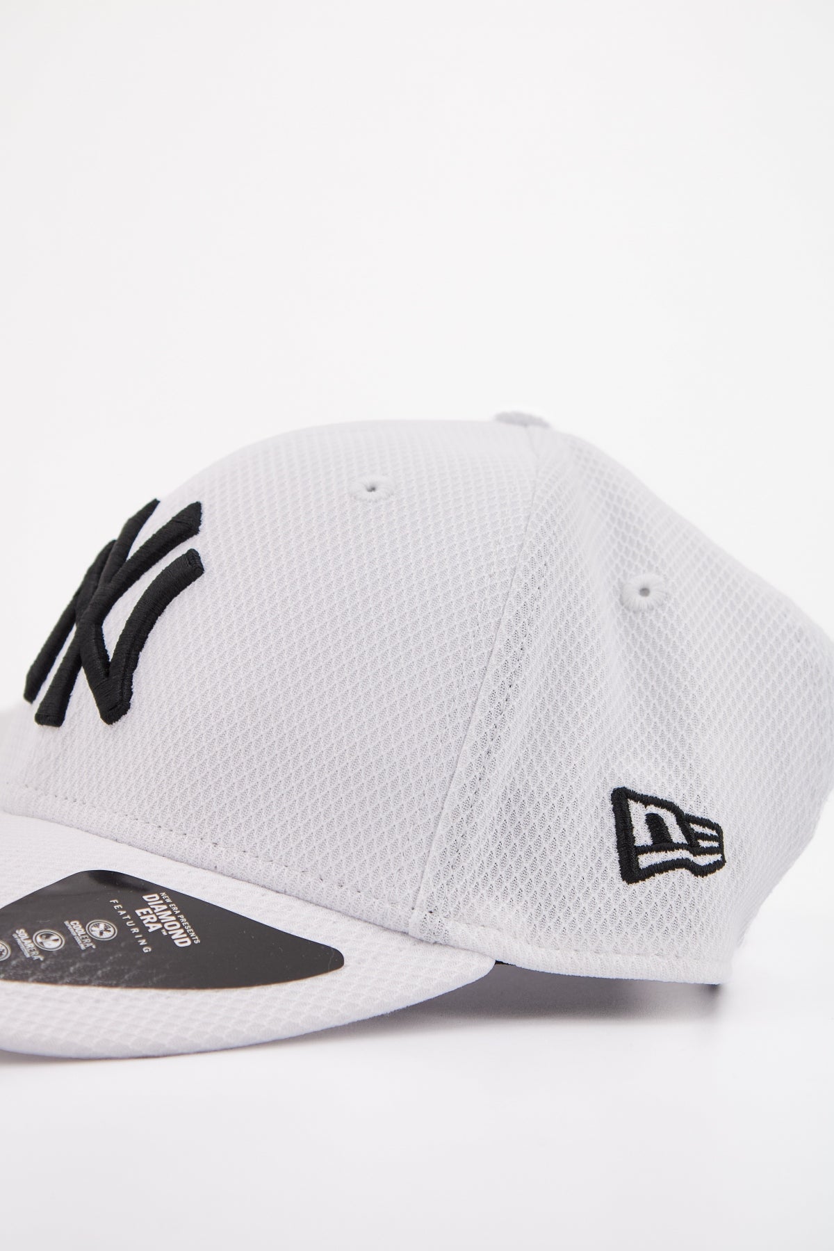 NEW ERA  DIAMND ERA ESS en color BLANCO  (4)