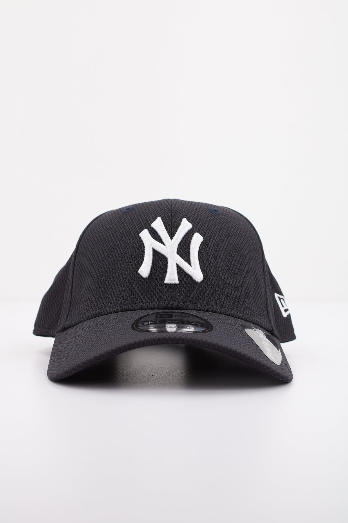 NEW ERA  DIAMND ERA ESS en color NEGRO  (1)