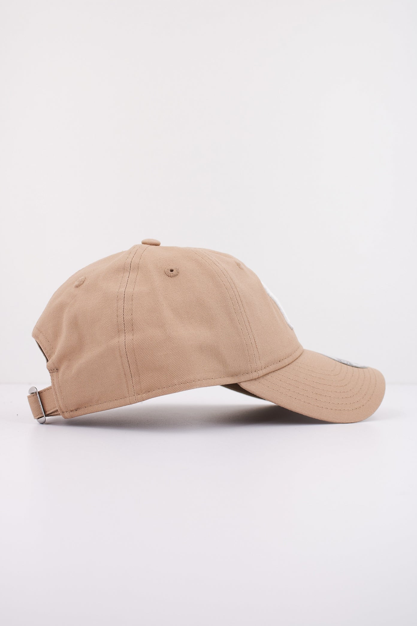 NEW ERA NOS LEAGUE ESS TWE OSFM en color MARRON  (2)