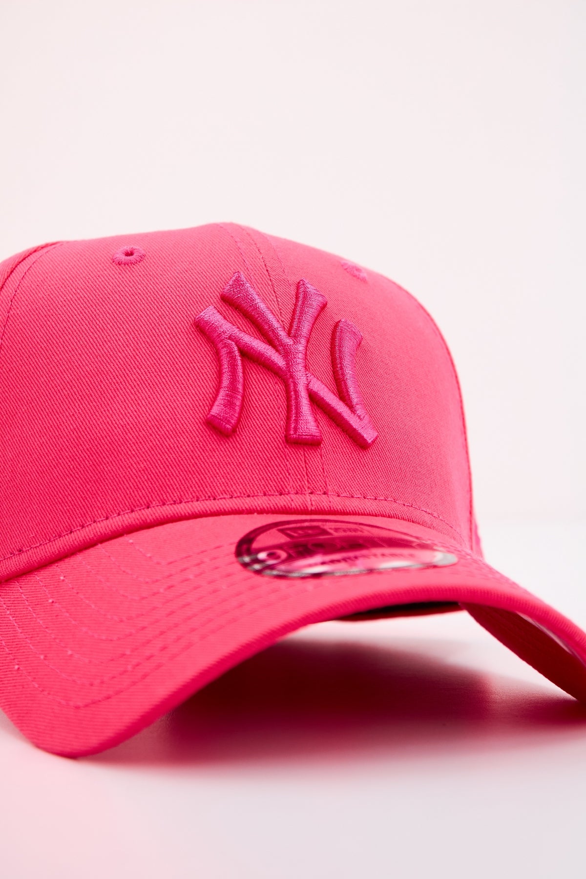 NEW ERA  NEW YORK YANKEES en color ROSA  (4)