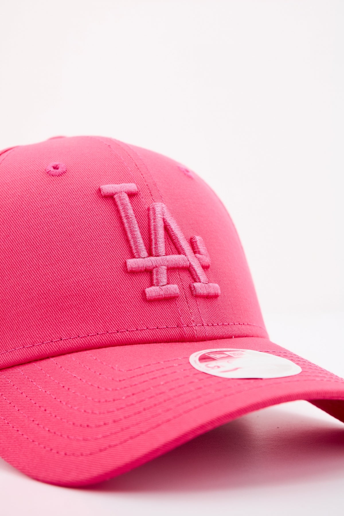 NEW ERA LEAGUE ESS FO OSFM en color ROSA  (4)