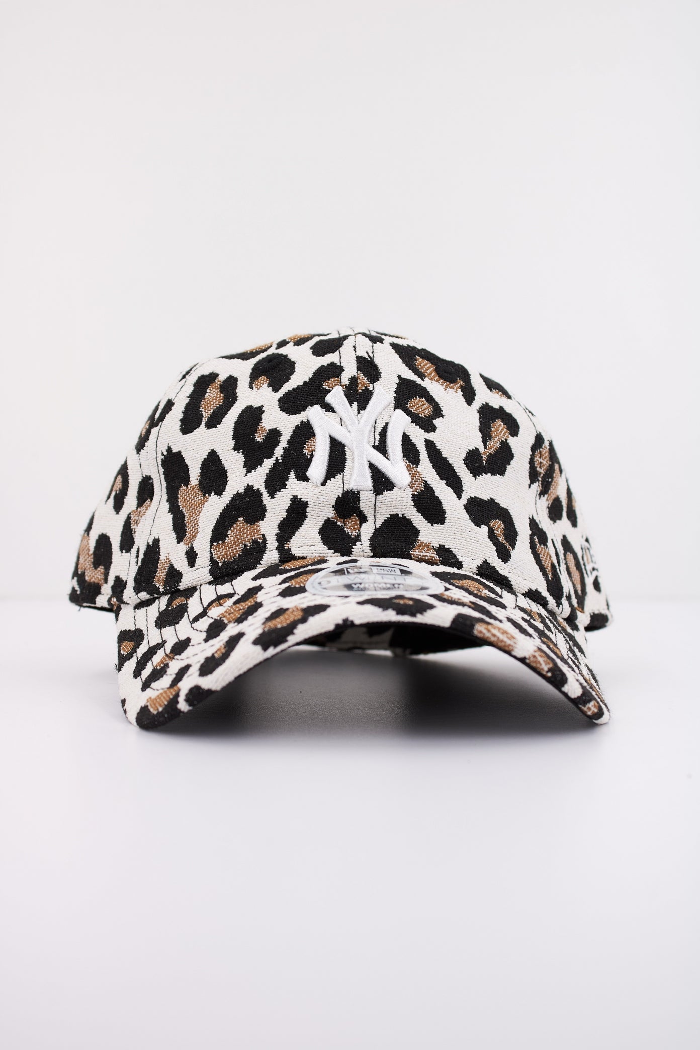 NEW ERA JACQUARD LEO  OSFM en color ANIMAL PRINT  (1)