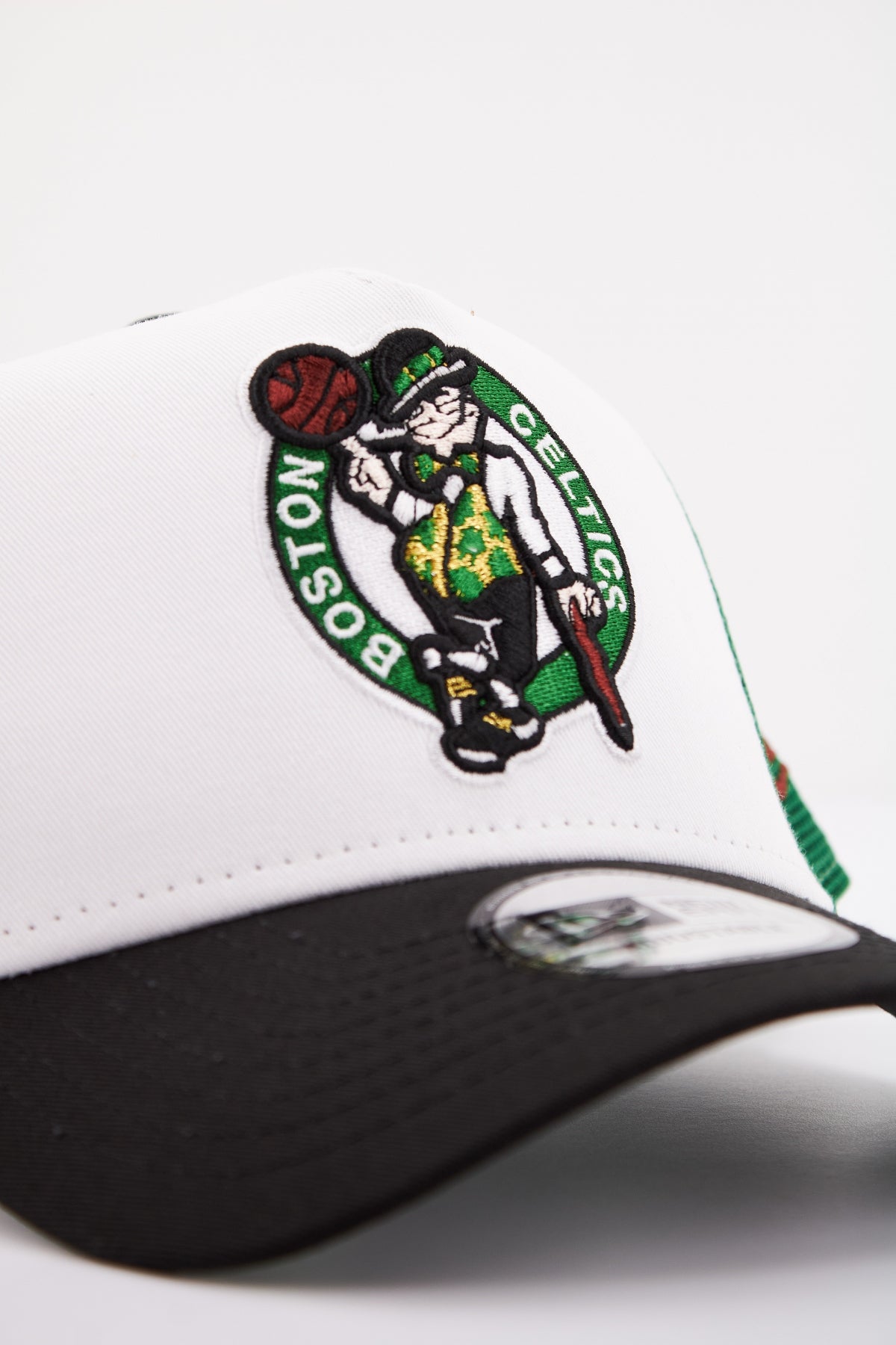 NEW ERA BOSTON CELTICS en color NEGRO  (4)