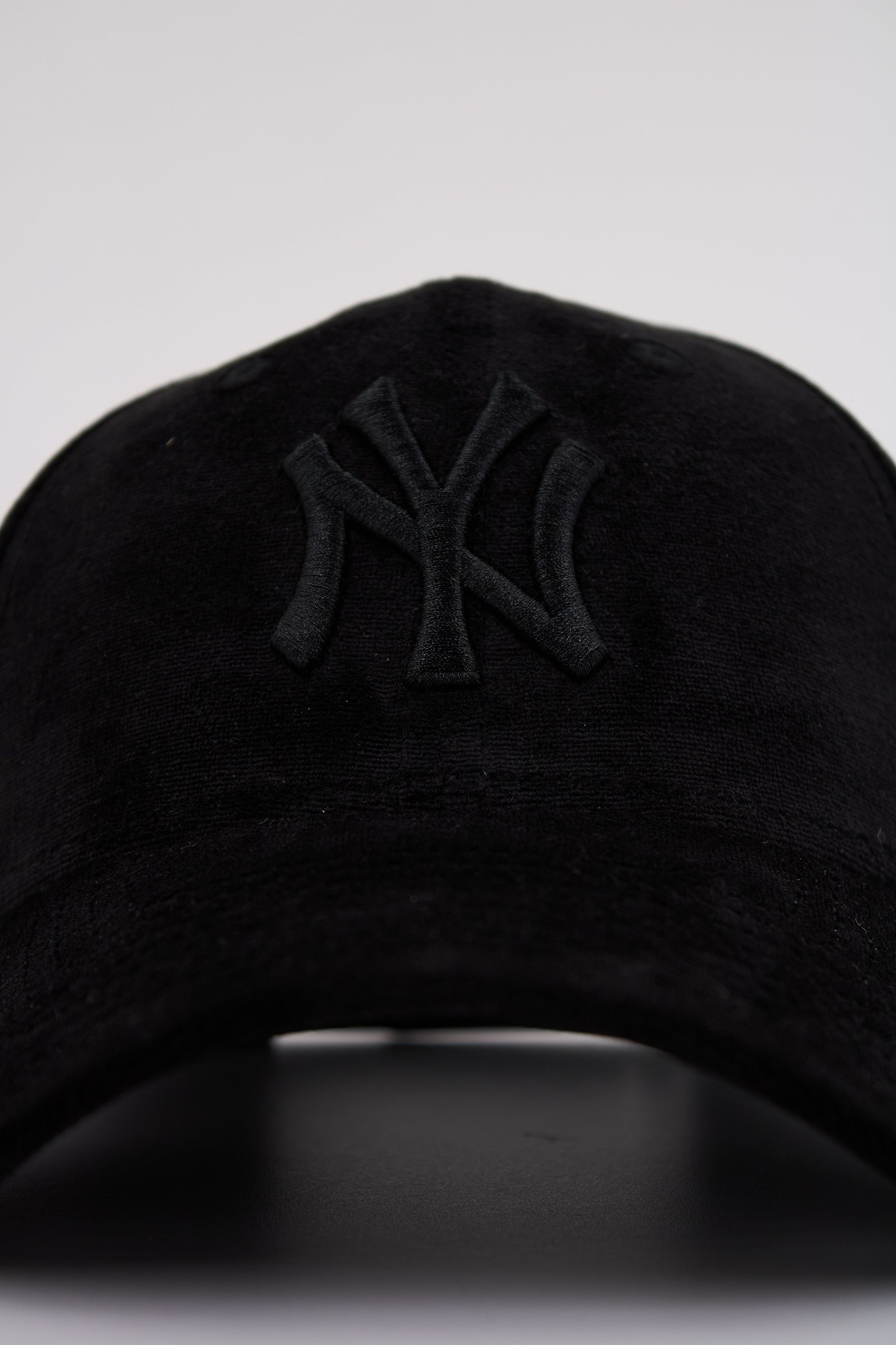 NEW ERA VELOUR FORTY OSFM en color NEGRO  (4)