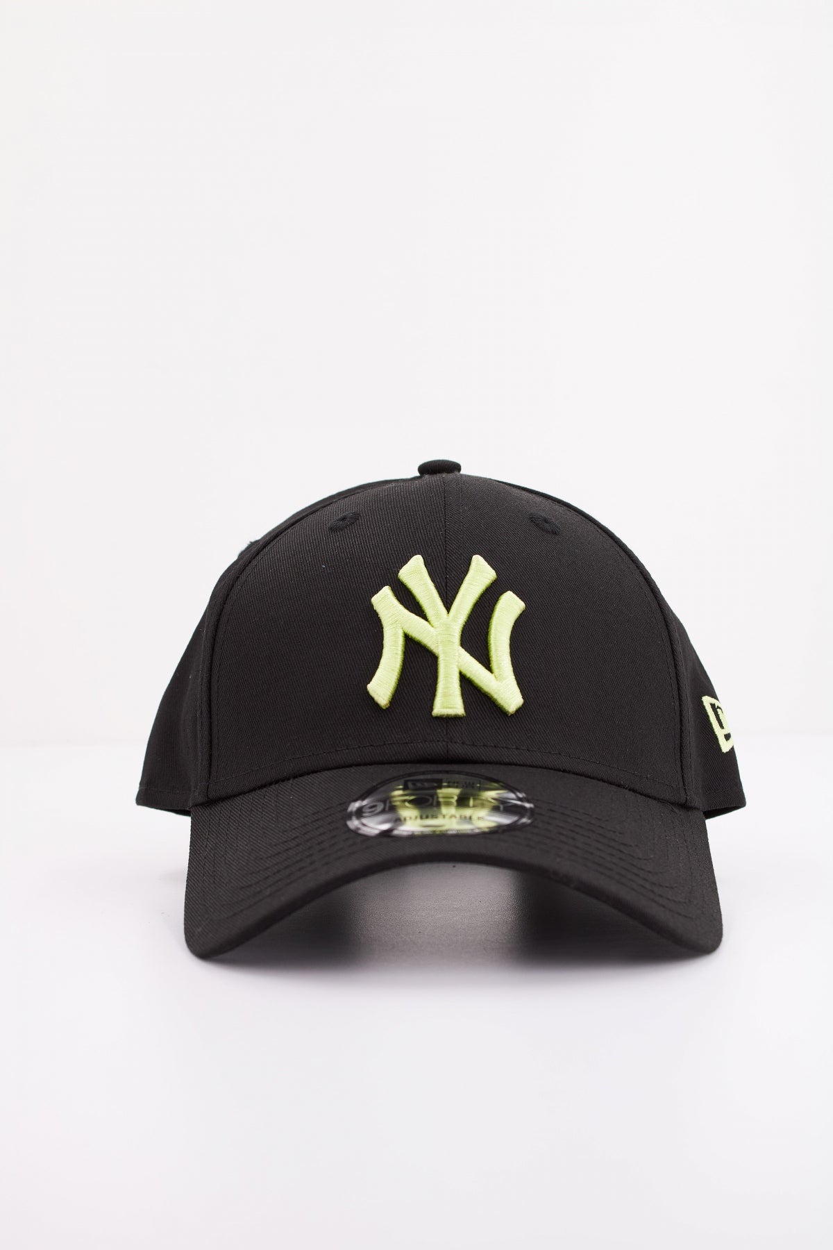 NEW ERA NEW YORK YANKEES BLKCMA en color NEGRO  (1)