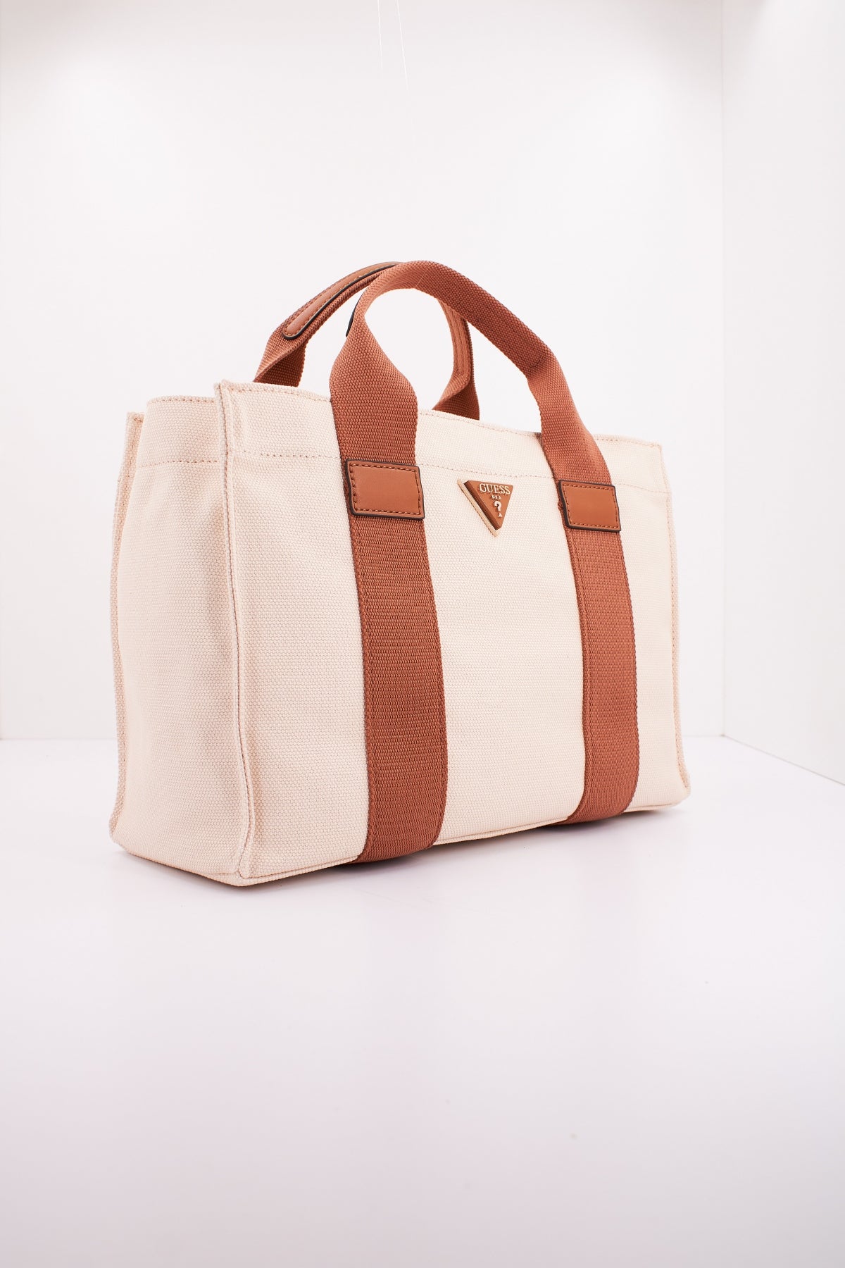 GUESS CANVAS II SMALL TOTE en color BEIS  (2)