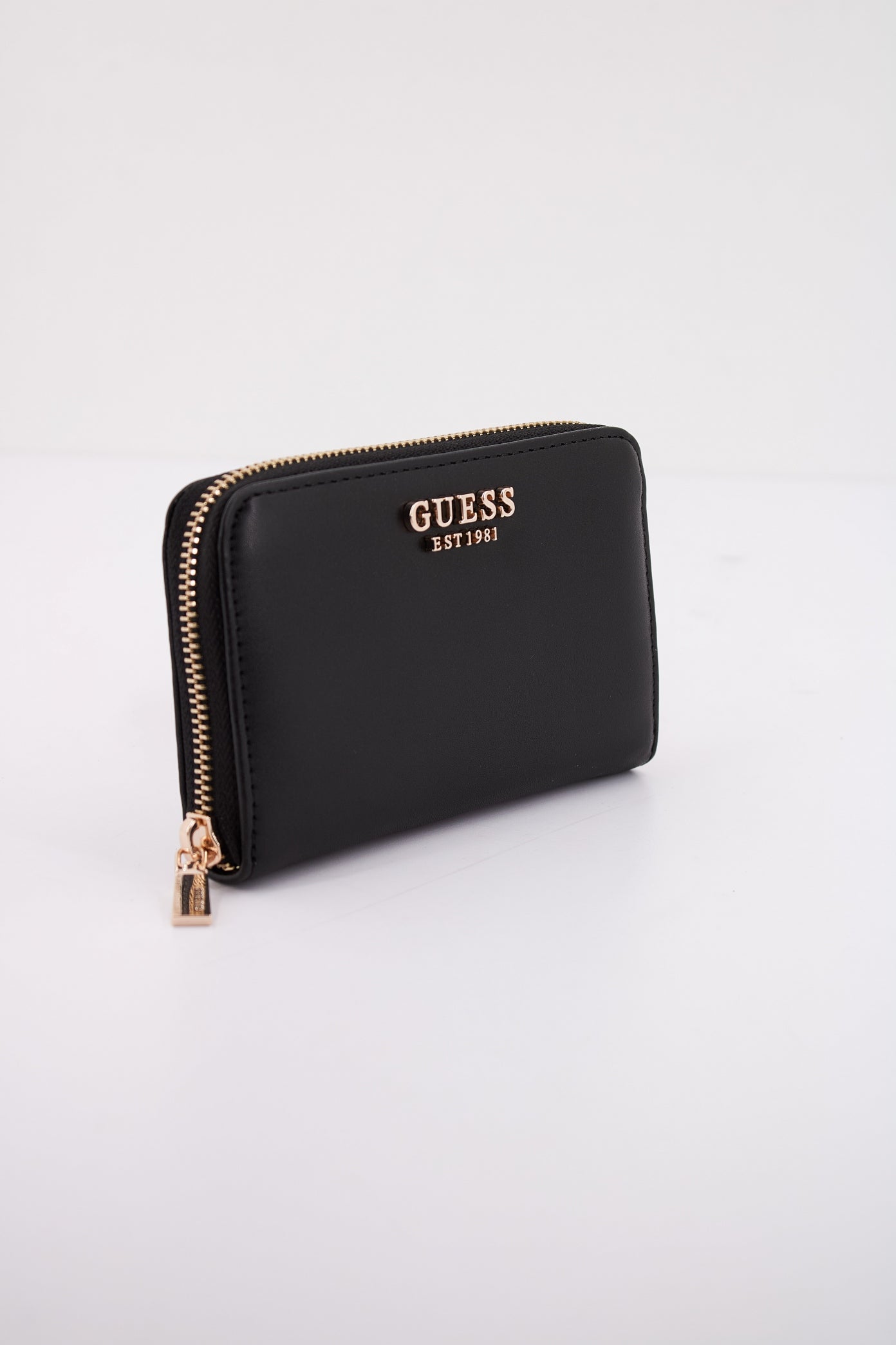 GUESS LAUREL SLGMEDIUM ZIP en color NEGRO  (2)