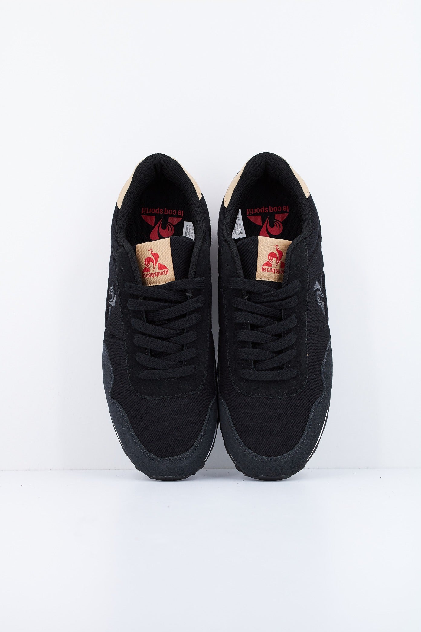 LE COQ SPORTIF ASTRA TWILL en color NEGRO  (2)