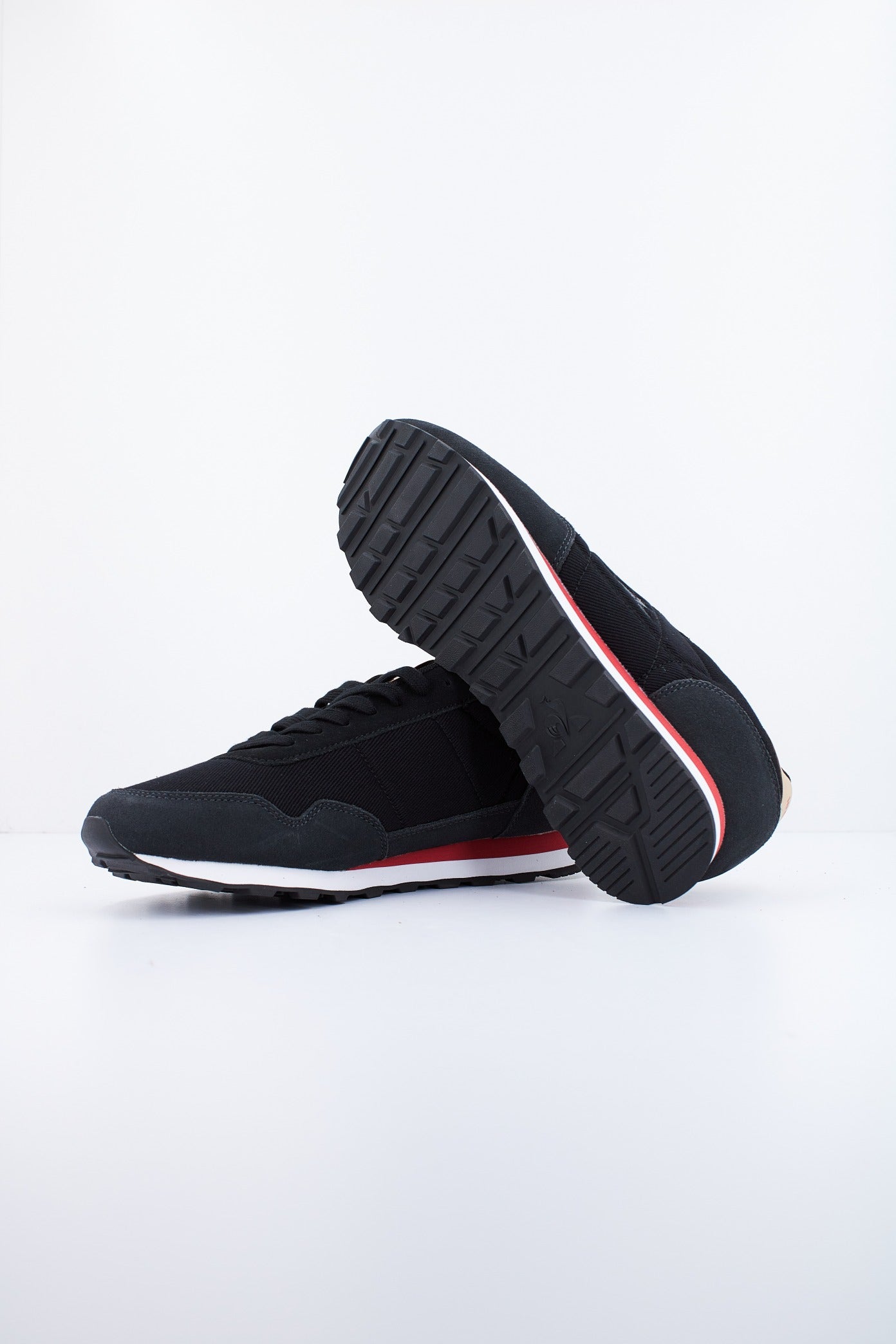 LE COQ SPORTIF ASTRA TWILL en color NEGRO  (4)