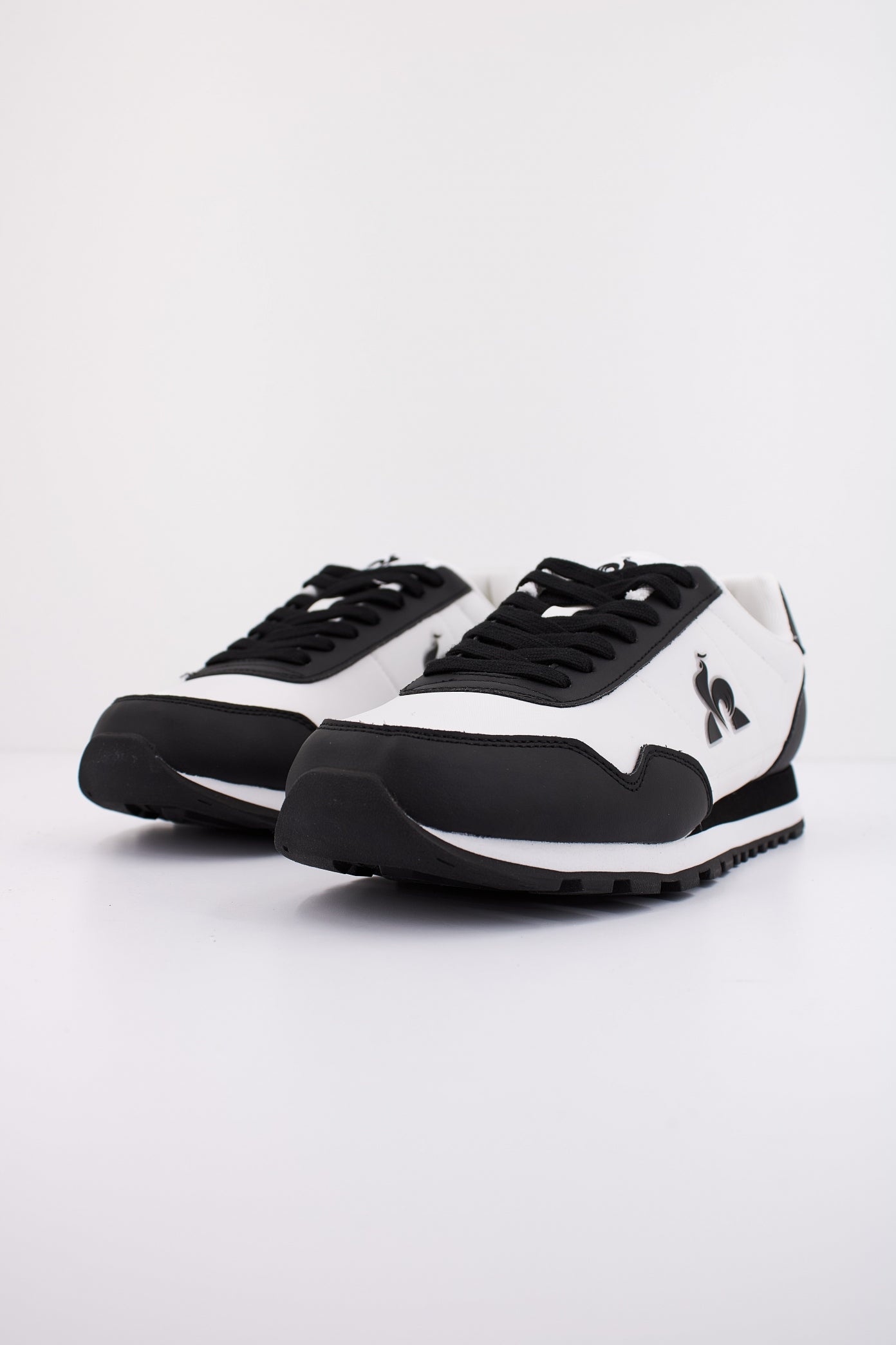 LE COQ SPORTIF ASTRA_ en color NEGRO  (2)