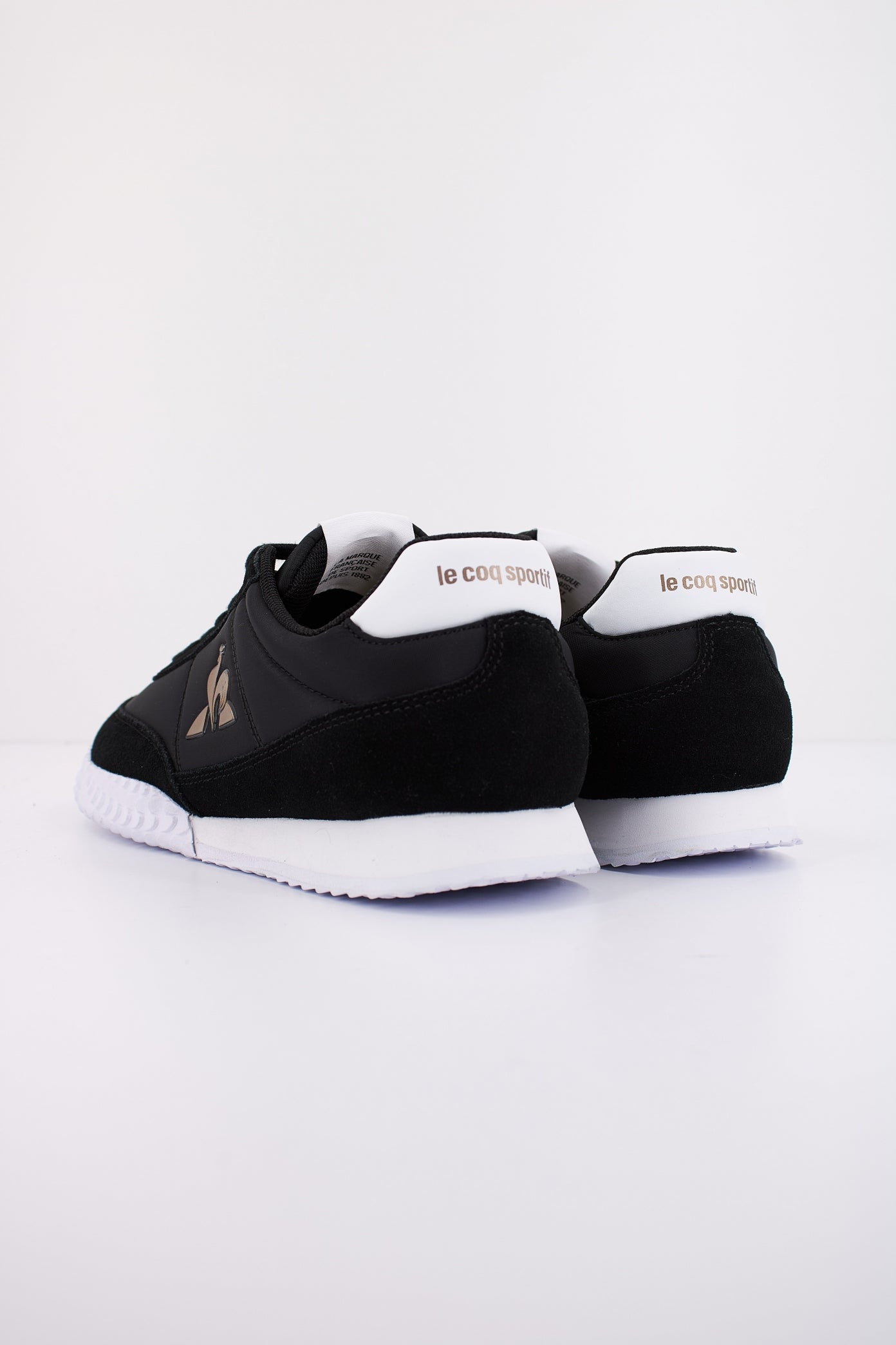 LE COQ SPORTIF VELOCE I en color NEGRO  (3)