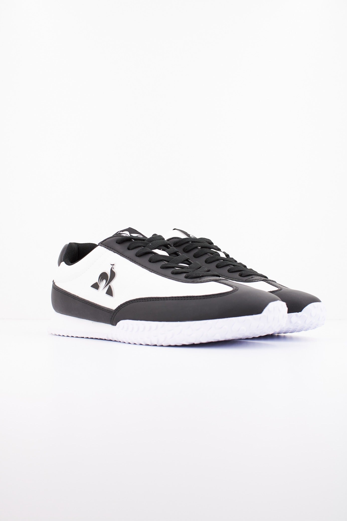 LE COQ SPORTIF VELOCE I en color NEGRO  (2)