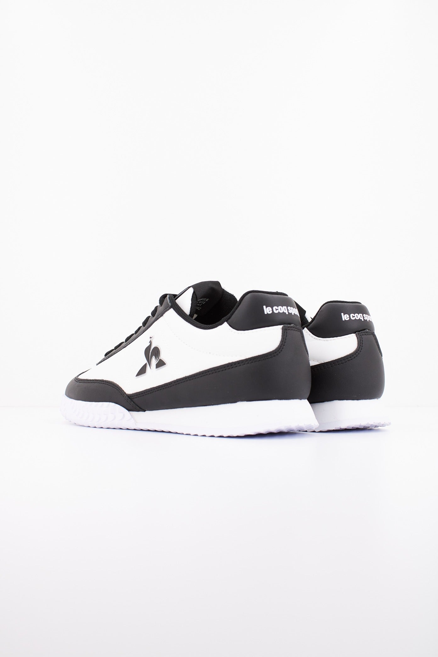 LE COQ SPORTIF VELOCE I en color NEGRO  (3)