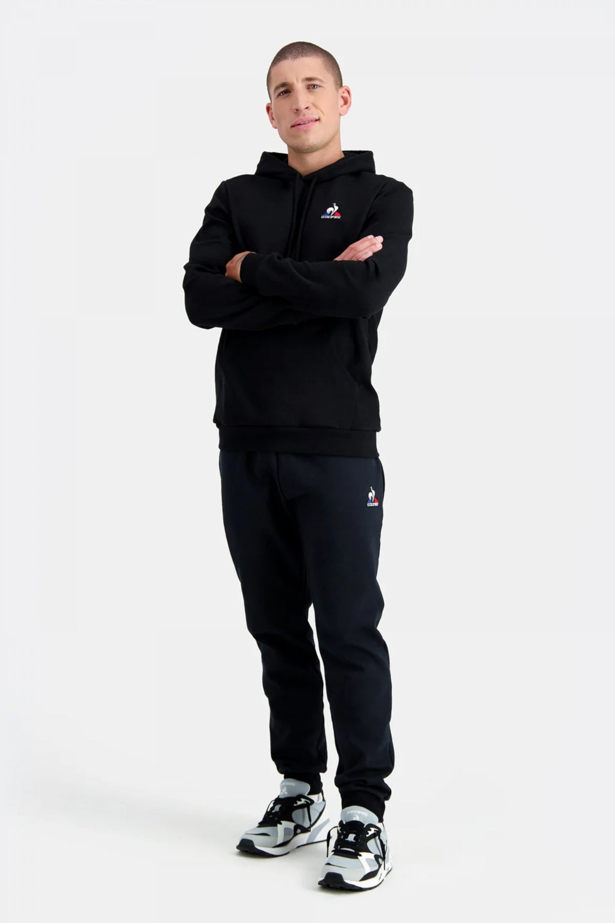 LE COQ SPORTIF ESS HOODY N en color NEGRO  (5)