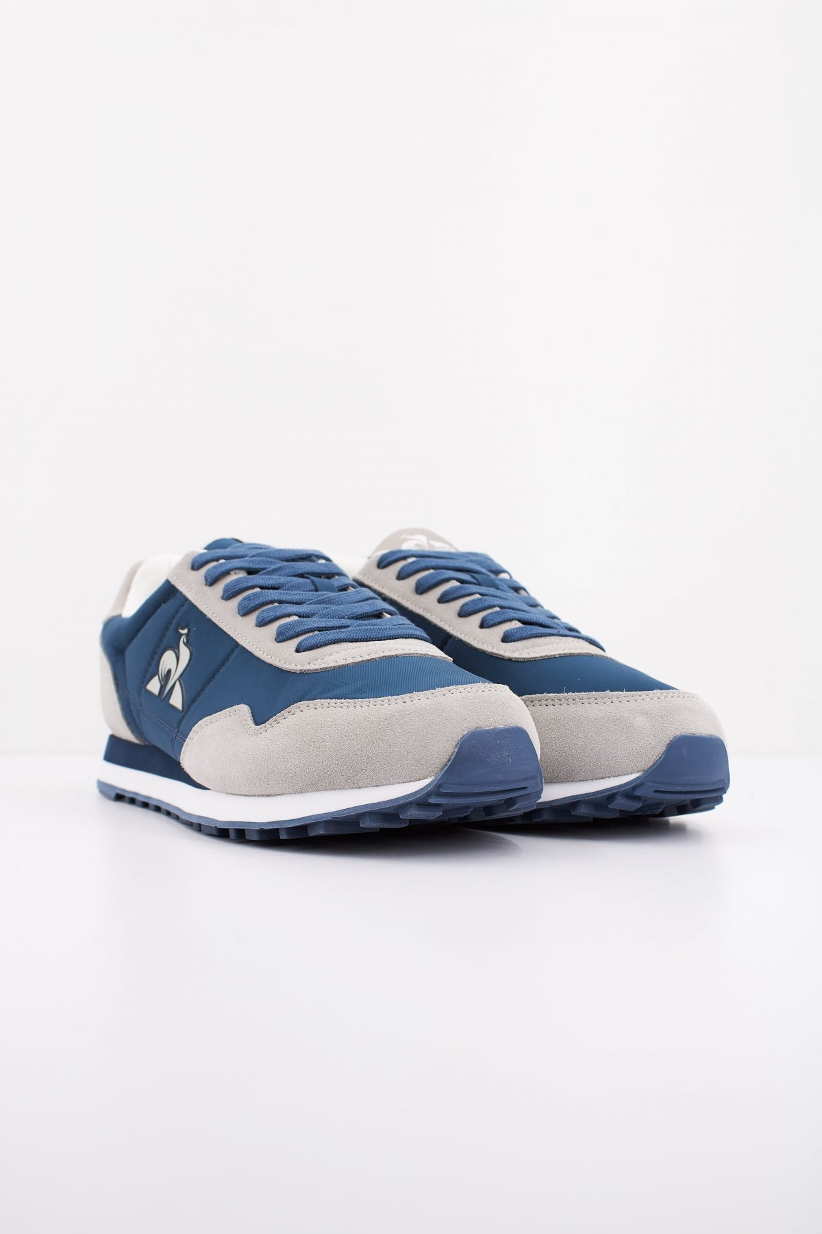 LE COQ SPORTIF  ASTRA en color GRIS  (2)